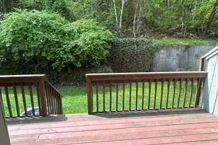 184 Concord Ct, Beacon Falls, CT 06403 - Photo 3