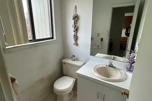 184 Concord Ct, Beacon Falls, CT 06403 - Photo 5