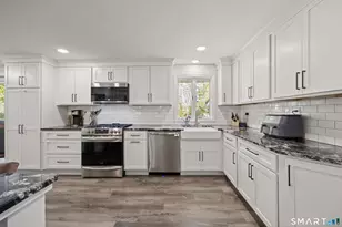 39 Grove Rd, North Haven, CT 06473 - Photo 5