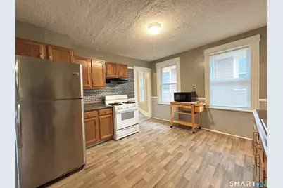 208 Fairview Avenue, Bridgeport, CT 06606 - Photo 5