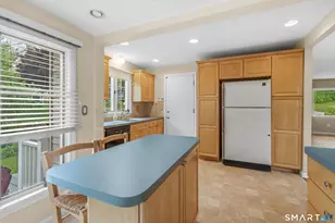 433 Gaylord Dr, Waterbury, CT 06708 - Photo 9