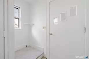 29 Roosevelt Ave, Stamford, CT 06902 - Photo 13
