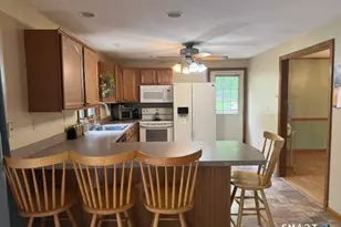 84 Oakleaf Dr, Colchester, CT 06415 - Photo 3