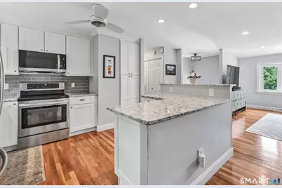 16 Mayflower Circle, Fairfield, CT 06824 - Photo 13