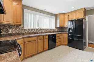 112 Brentwood Rd, Newington, CT 06111 - Photo 17