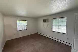 1218 Middle Turnpike W, Manchester, CT 06040 - Photo 3
