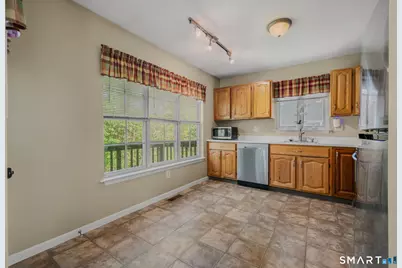 220 Algonquin Trail #220, Trumbull, CT 06611 - Photo 9