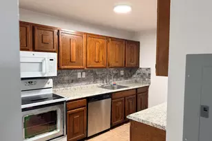 140 Kane St, West Hartford, CT 06119 - Photo 3
