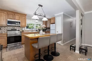 2 Burton St, Bristol, CT 06010 - Photo 9