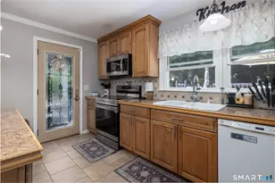 2 Burton St, Bristol, CT 06010 - Photo 7