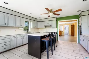 829 Scofieldtown Rd, Stamford, CT 06903 - Photo 7