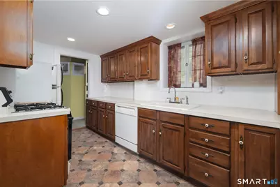 41 Chester Avenue, Waterbury, CT 06704 - Photo 3