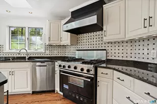 120 Braeside Dr, Hamden, CT 06514 - Photo 11