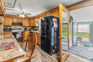 17 Trinity Ln, Windsor Locks, CT 06096 - Photo 7
