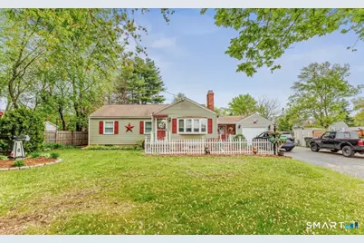 17 Trinity Lane, Windsor Locks, CT 06096 - Photo 1