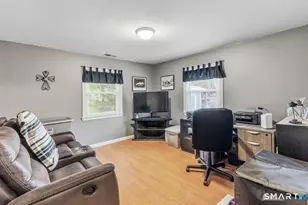 17 Trinity Ln, Windsor Locks, CT 06096 - Photo 19