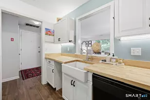 2390 State St, Hamden, CT 06517 - Photo 13