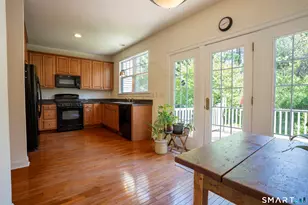 10 Lawrence Ave, Danbury, CT 06810 - Photo 9