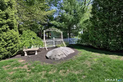 10 Fawn Meadow Drive, Naugatuck, CT 06770 - Photo 33