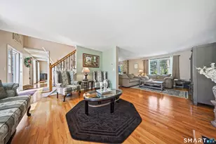 10 Fawn Meadow Dr, Naugatuck, CT 06770 - Photo 3