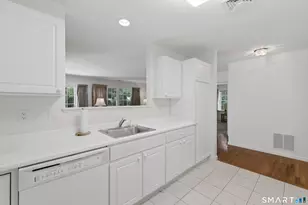 12 Tabor Cir, West Hartford, CT 06117 - Photo 9