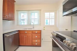 10 Poquonock Ave, Windsor, CT 06095 - Photo 5