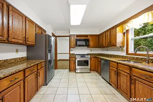 14 Colonial Ct, Cheshire, CT 06410 - Photo 7