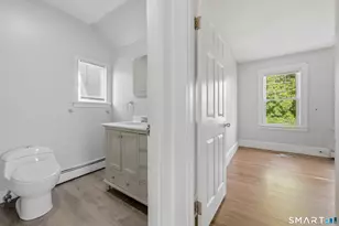 2 Oakland Ave, Waterbury, CT 06710 - Photo 17