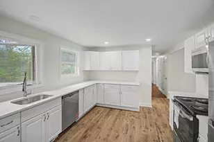 19 Castle View Dr, Chester, CT 06412 - Photo 5