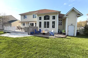 35 Emerald Pines Rd, Waterbury, CT 06704 - Photo 15