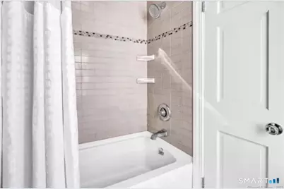 102 Peck Avenue, West Haven, CT 06516 - Photo 13