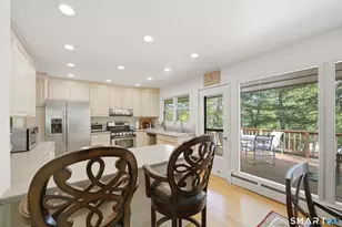 190 Red Fox Rd, Stamford, CT 06903 - Photo 9