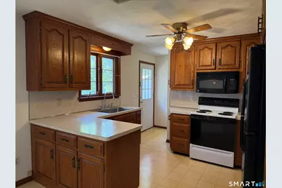 26 Maple Street, Trumbull, CT 06611 - Photo 13