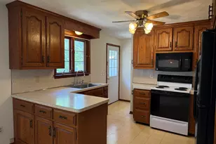 26 Maple St, Trumbull, CT 06611 - Photo 13