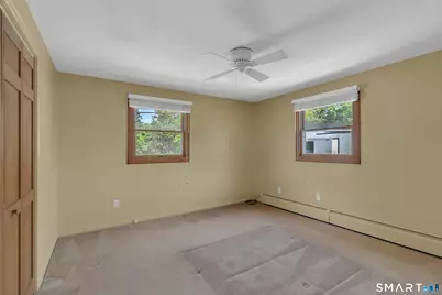 8 Chapel Hill Road, Montville, CT 06370 - Photo 9