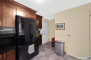 97 Shadow Ln, West Hartford, CT 06110 - Photo 13