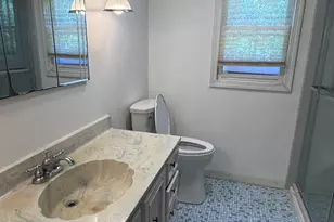 33 Thomas St, Windsor Locks, CT 06096 - Photo 15