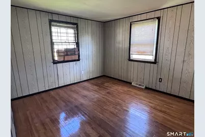33 Thomas Street, Windsor Locks, CT 06096 - Photo 13