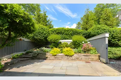 926 Heritage Village #B, Southbury, CT 06488 - Photo 13