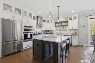 39 Brentwood Cir, Danbury, CT 06810 - Photo 9