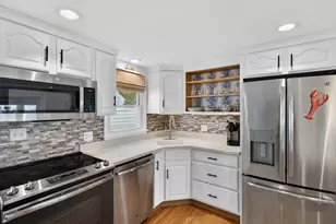 21 Riverside Dr, Clinton, CT 06413 - Photo 13