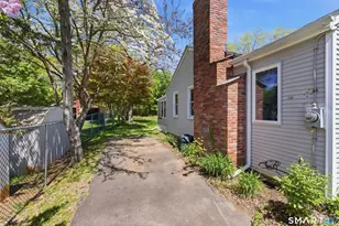 1098 Long Cove Rd, Ledyard, CT 06335 - Photo 17