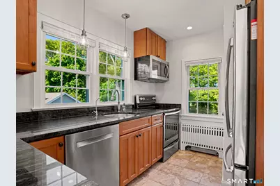 40 Woodbury Avenue, Stamford, CT 06907 - Photo 13
