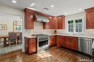 116 Woodbrook Dr, Stamford, CT 06907 - Photo 9