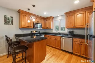 144 Colonial St, West Hartford, CT 06110 - Photo 9