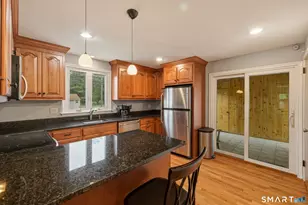 144 Colonial St, West Hartford, CT 06110 - Photo 11