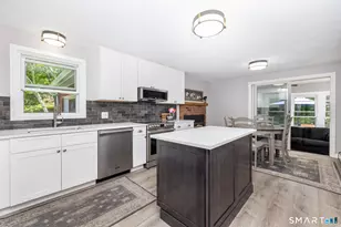7 Capilos Dr, Cromwell, CT 06416 - Photo 5