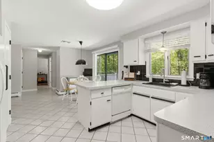 1 Fairfield Ln, Simsbury, CT 06070 - Photo 15