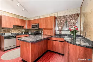 18 Hearthstone Dr, Brookfield, CT 06804 - Photo 7