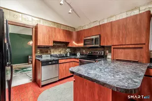18 Hearthstone Dr, Brookfield, CT 06804 - Photo 5